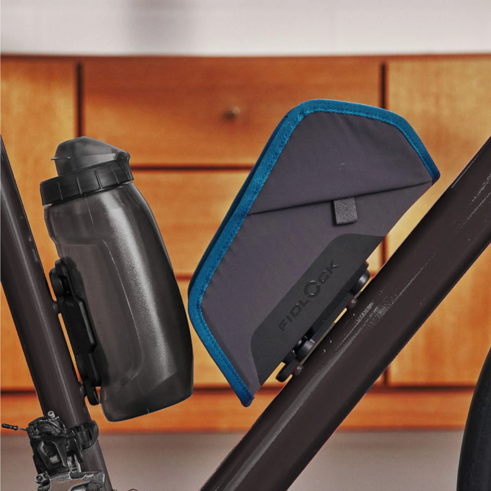 Magnet-Tasche FIDLOCK TWIST essential bag BLUE inkl. bike base - Image 3